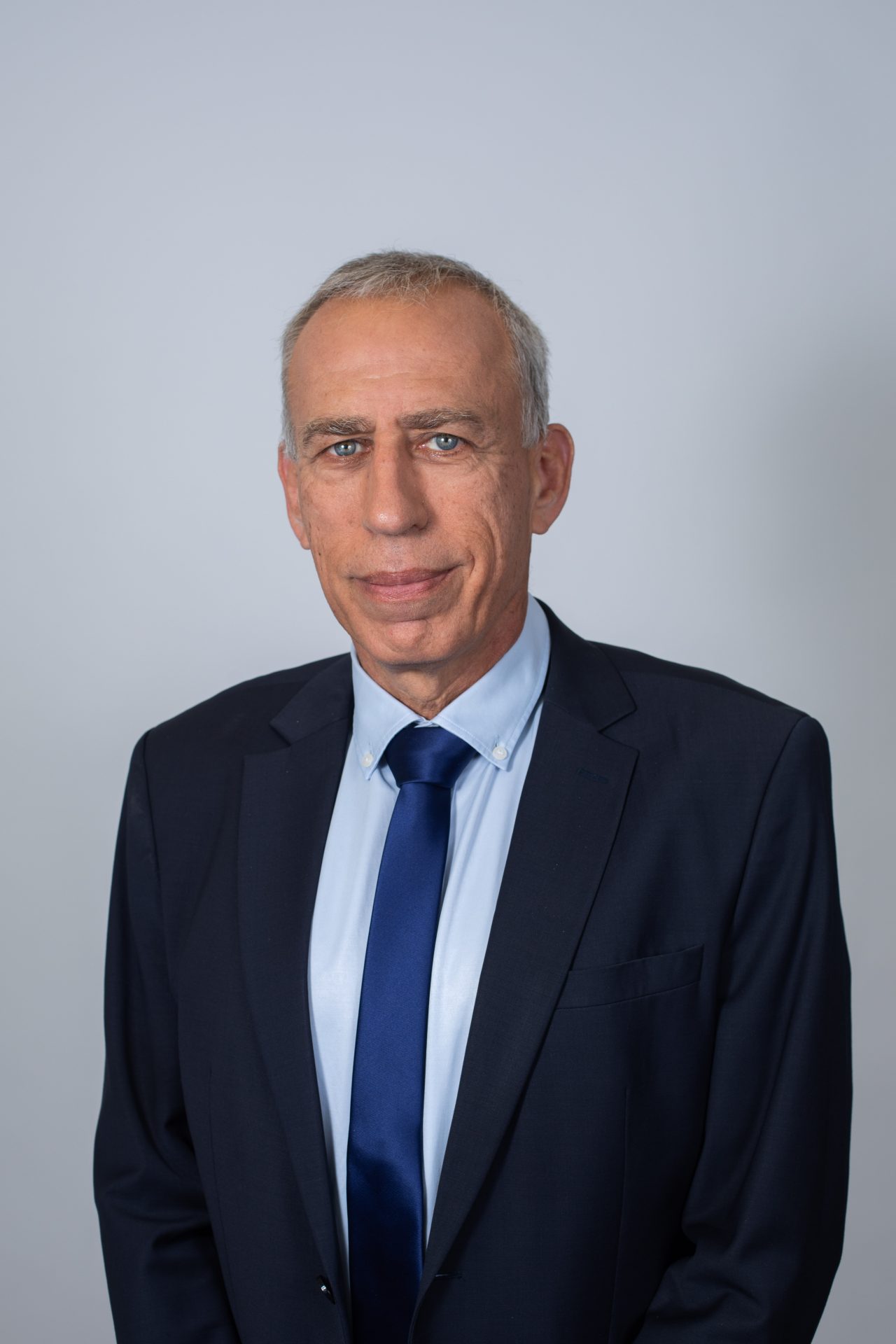 פרופ' נחמן אש