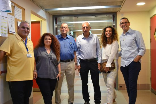 ביקור ראש העיר רון חולדאי בבית החולים השיקומי רעות תל-אביב